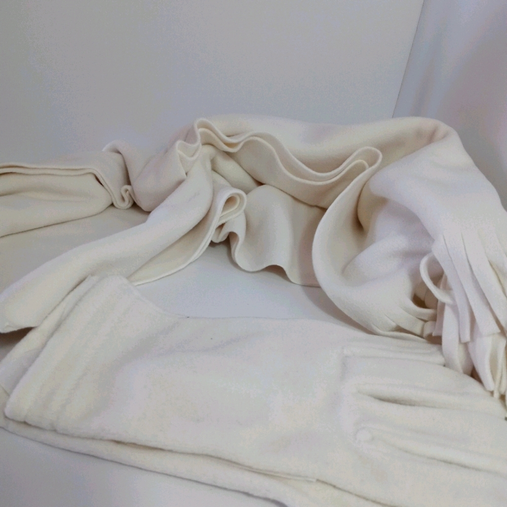 Blair Winter White Scarf Set